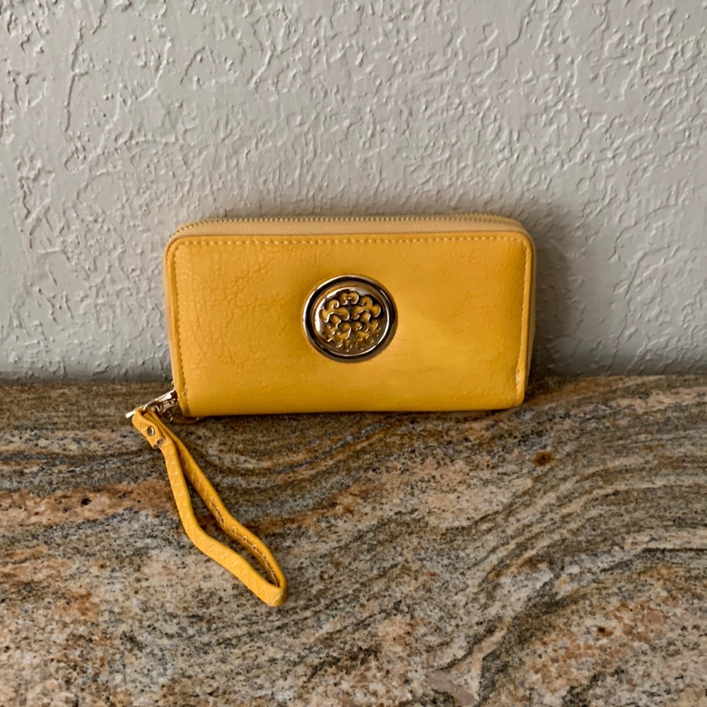 Yellow Wallet
